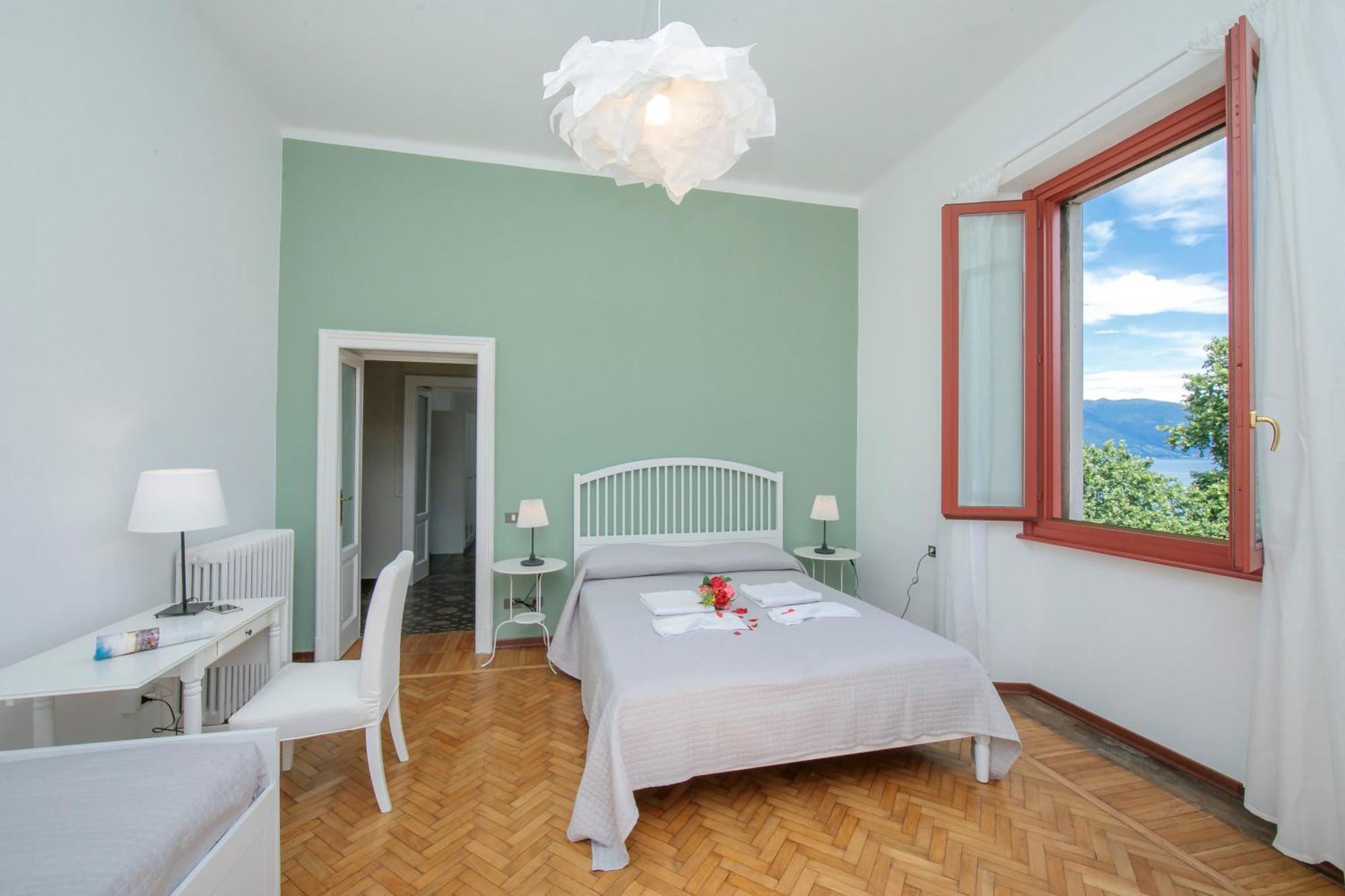 Residenza Oleandro Lake View Luino Center - Happy Rentals Екстер'єр фото