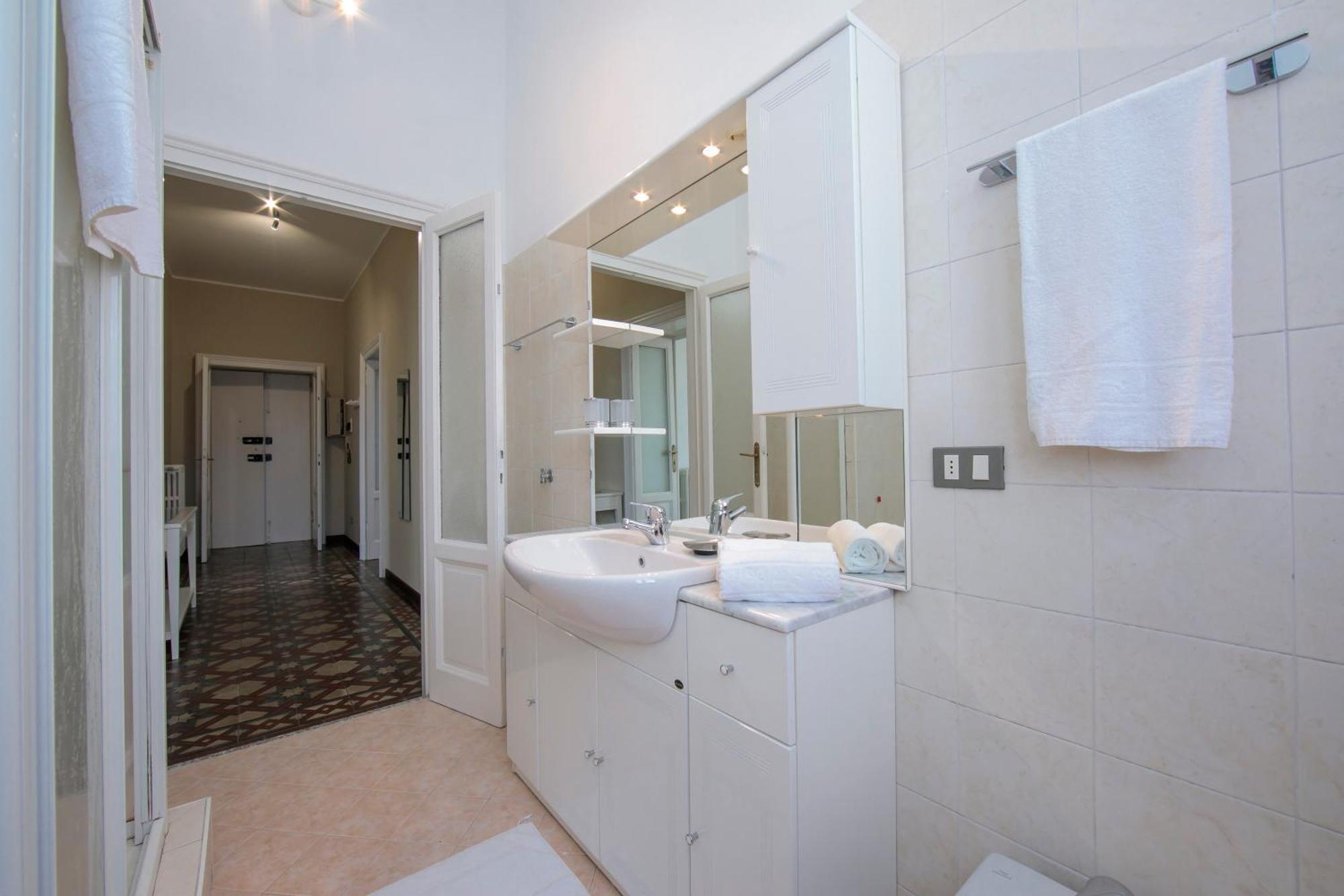 Residenza Oleandro Lake View Luino Center - Happy Rentals Екстер'єр фото