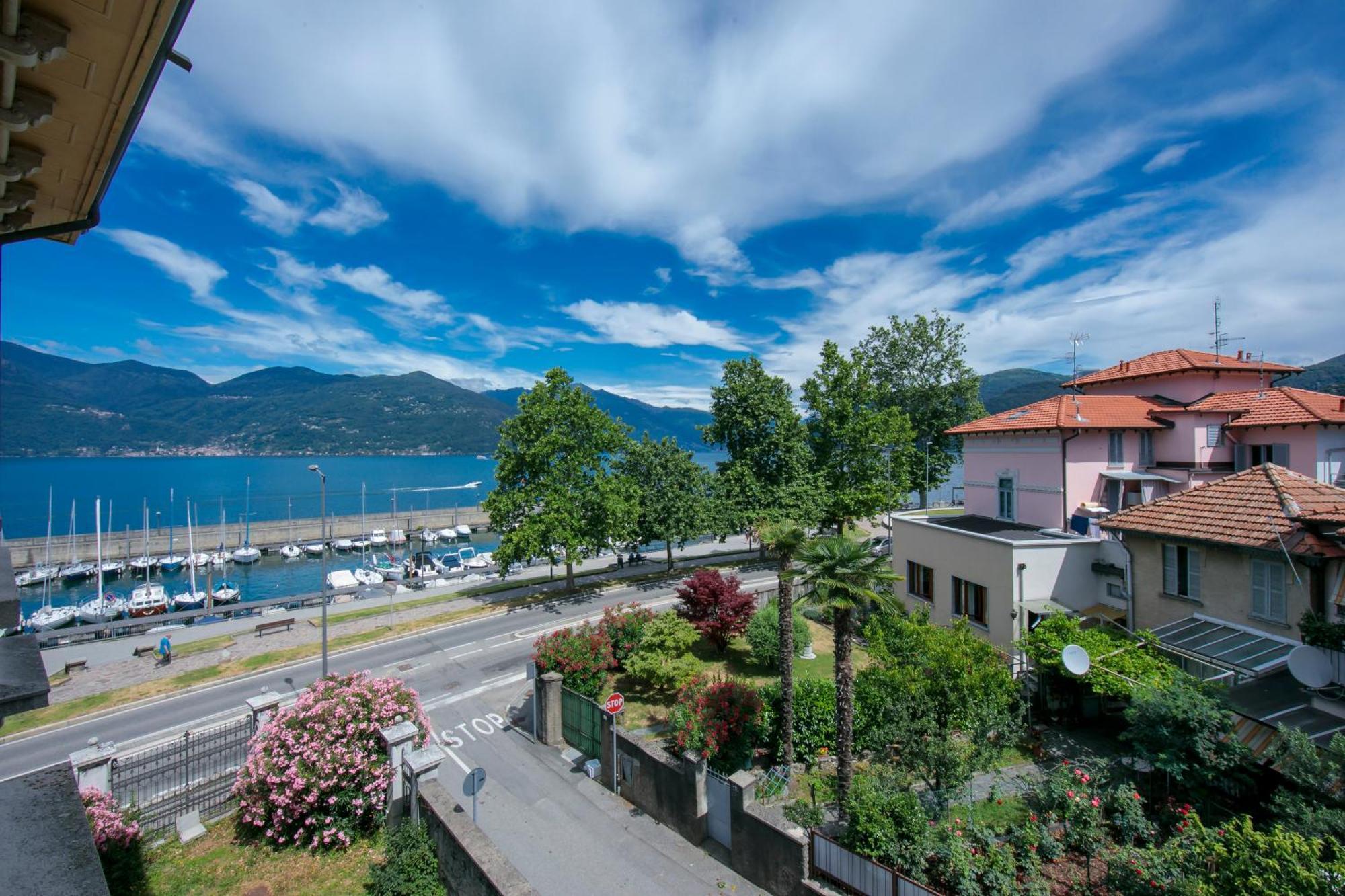 Residenza Oleandro Lake View Luino Center - Happy Rentals Екстер'єр фото